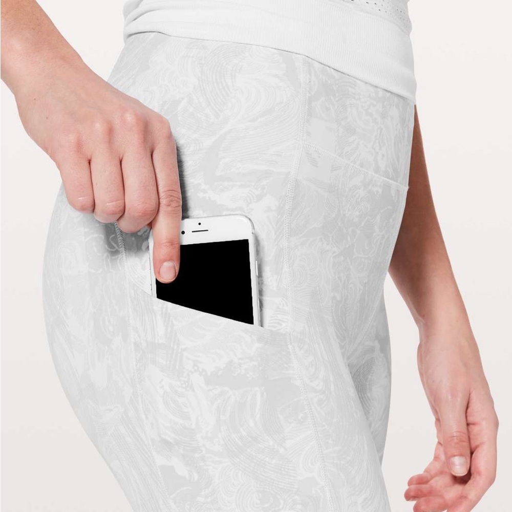 Lululemon Speed Up Tight *Full-On Luxtreme 28" Eternal Eternal Wave White Sz 6 - Picture 7 of 9